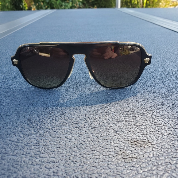 Versace Sunglasses - Picture 4 of 4